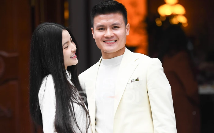 Sau 3 năm hẹn hò kín tiếng, Quang Hải lần đầu có chia sẻ về chuyện tình cảm với Chu Thanh Huyền - Ảnh 2